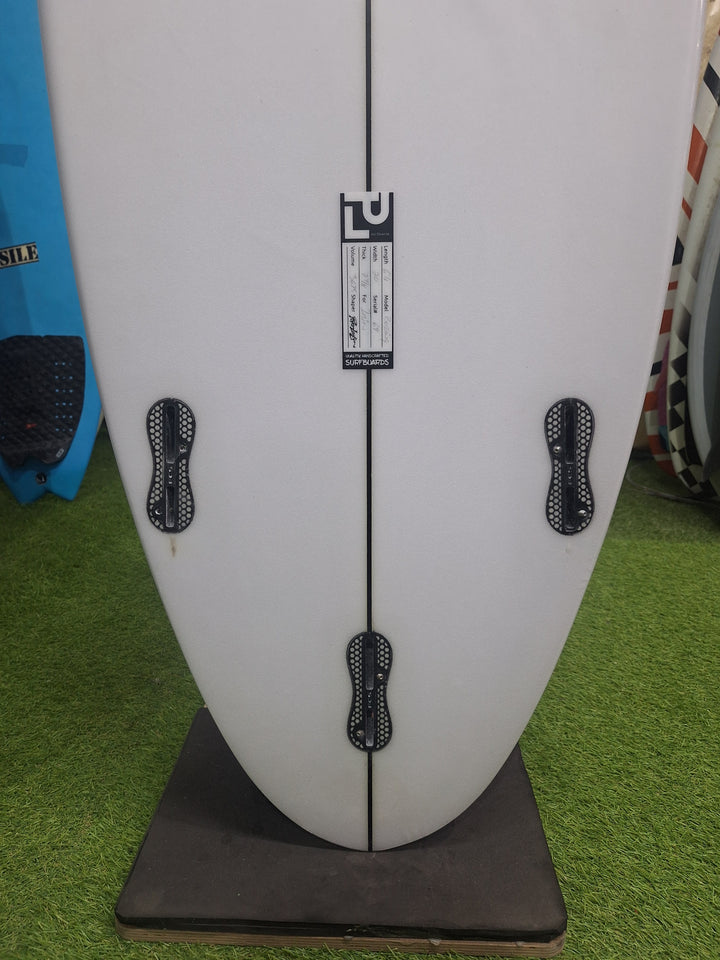 PETER LAWSON PU BOEING 6'4 x 20" x 2 7/8" = 36.75L