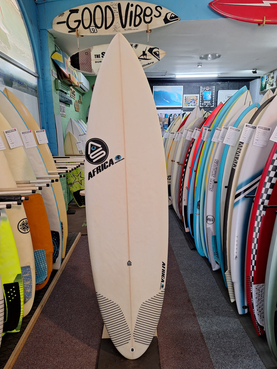 AFRICA SURFBOARDS PU STUMPY 6'2 X 19 15?32" X 2 3/8" = 31.36L