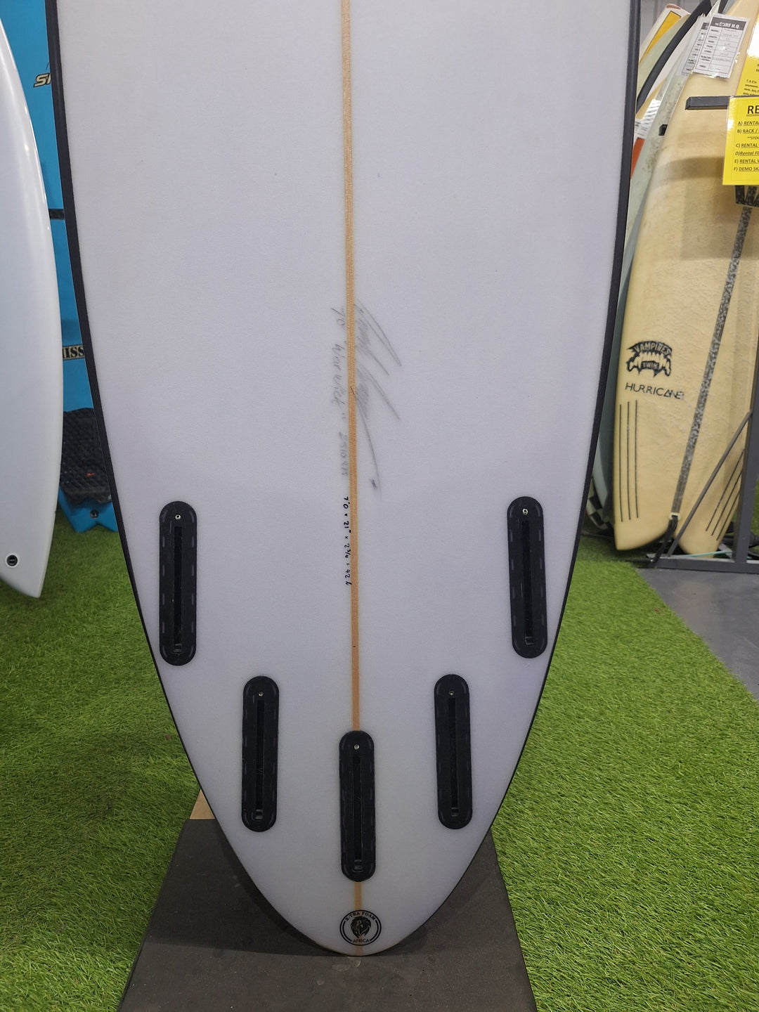 DEREK GIRVEN  WARWICK 7'0 X 21" X 2 3/4" = 42L