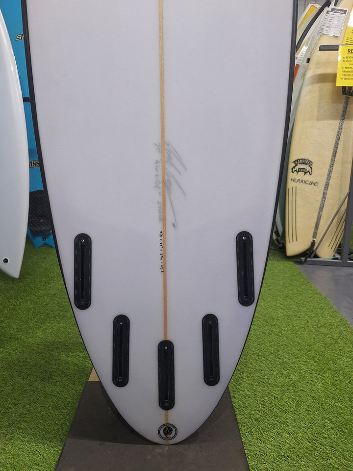DEREK GIRVEN  WARWICK 7'0 X 21" X 2 3/4" = 42L