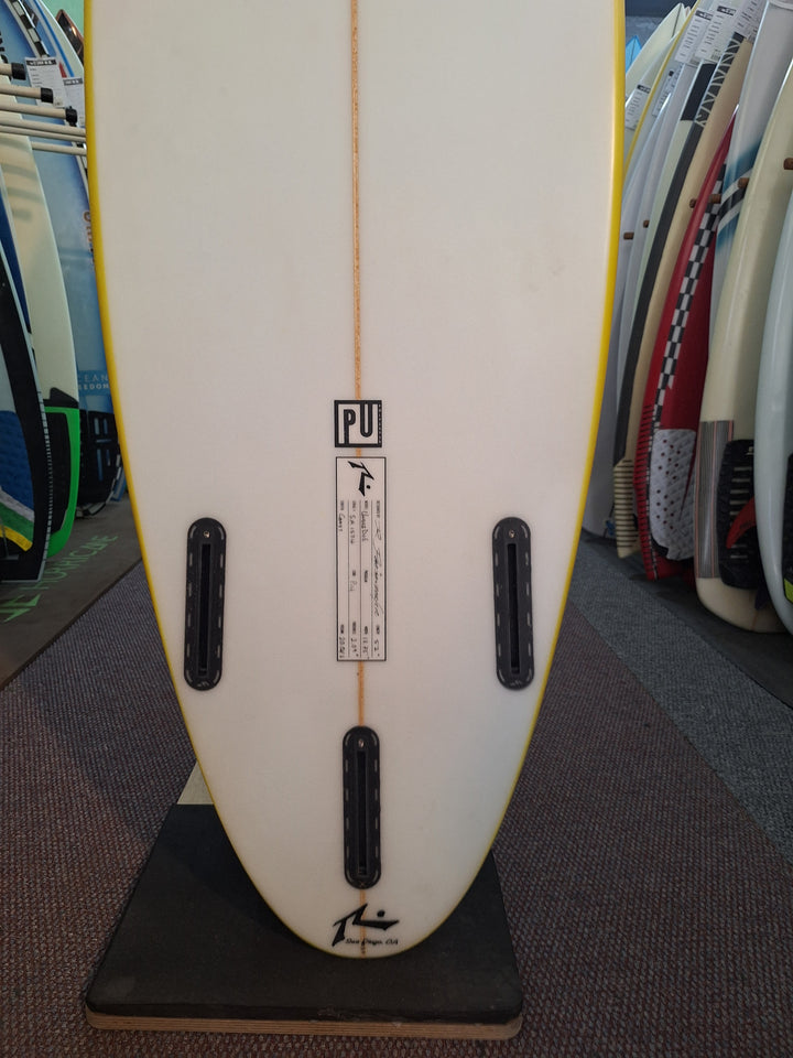 RUSTY PU UNDERDOG 5'2 x 17.75" x 2.09 = 20.04L