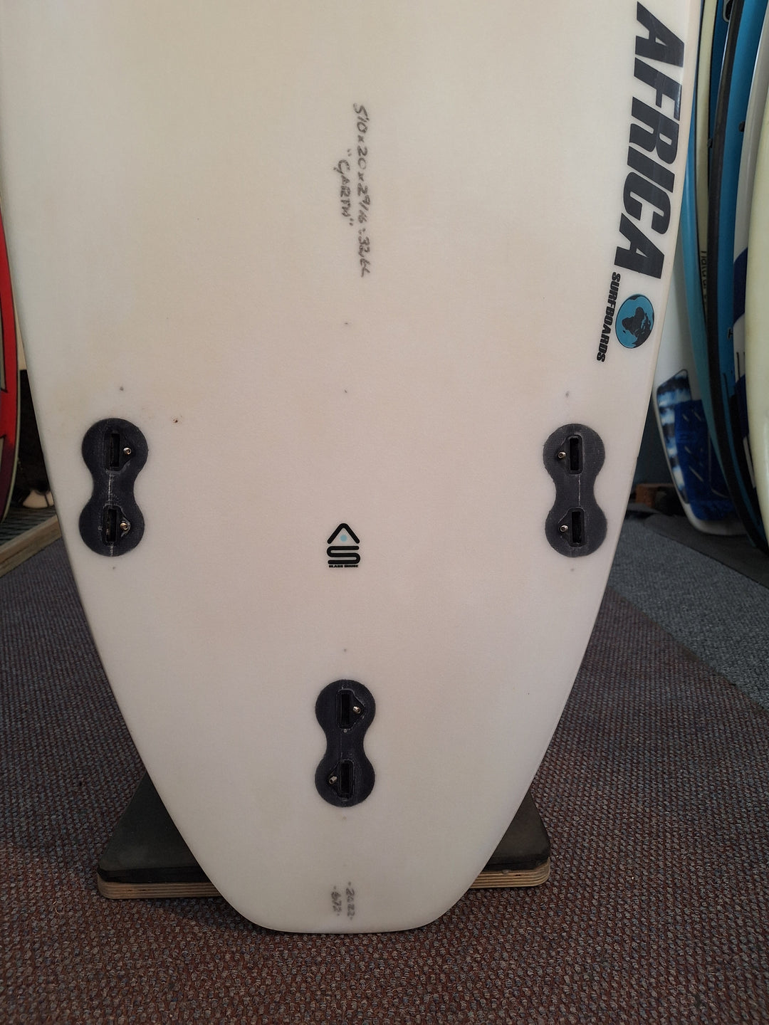 AFRICA SURF EPOXY THE TUNA 5'10 X 20" X 2 9/16" = 32.6L