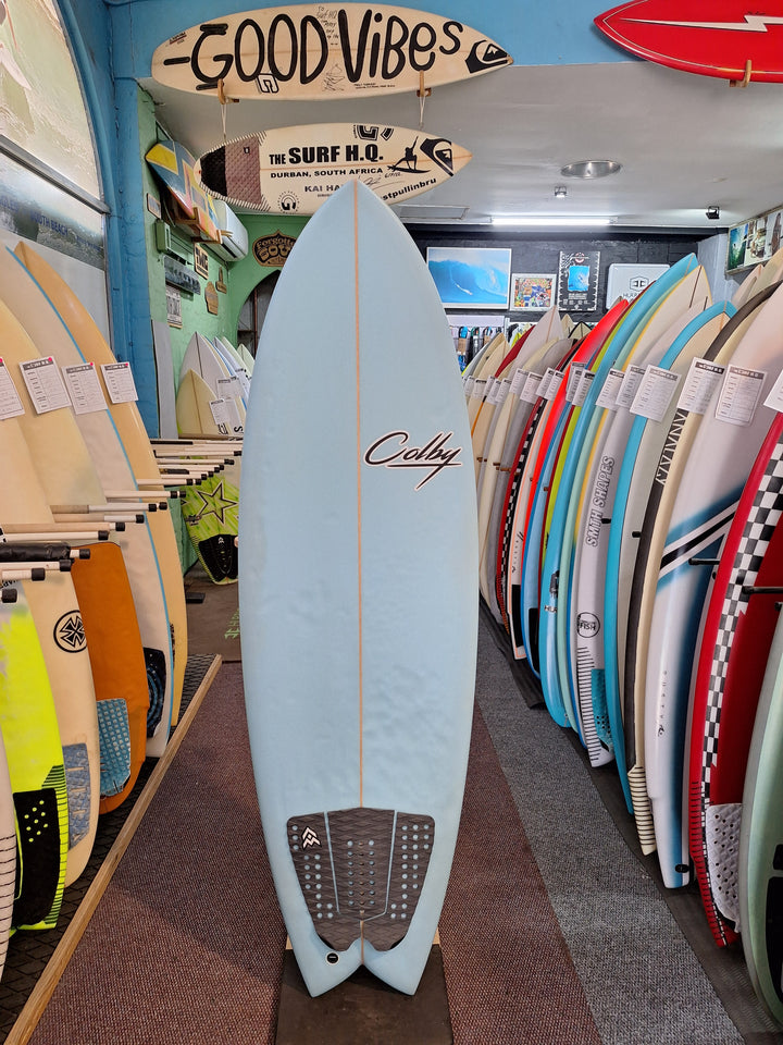 COLBY PU MOD FISH 5'8 X 20 1/2" X 2 1/2" = 31.7L