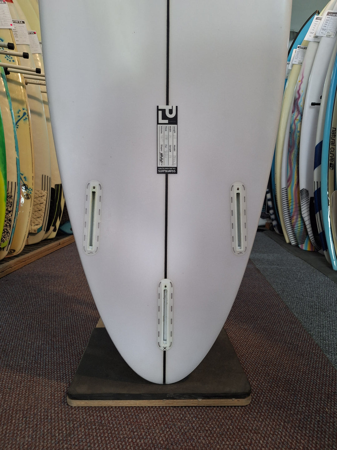 PETER LAWSON PU BOEING 6'6 X 20" X 2 7/8" = 37.5L