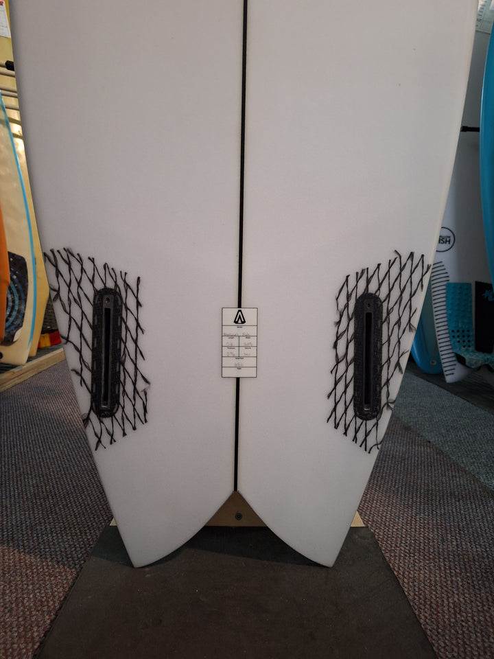ANALOGY PU NEPTUNE'S FISH 5'8 X 20 1/2" X 2 9/16" = 34.1L