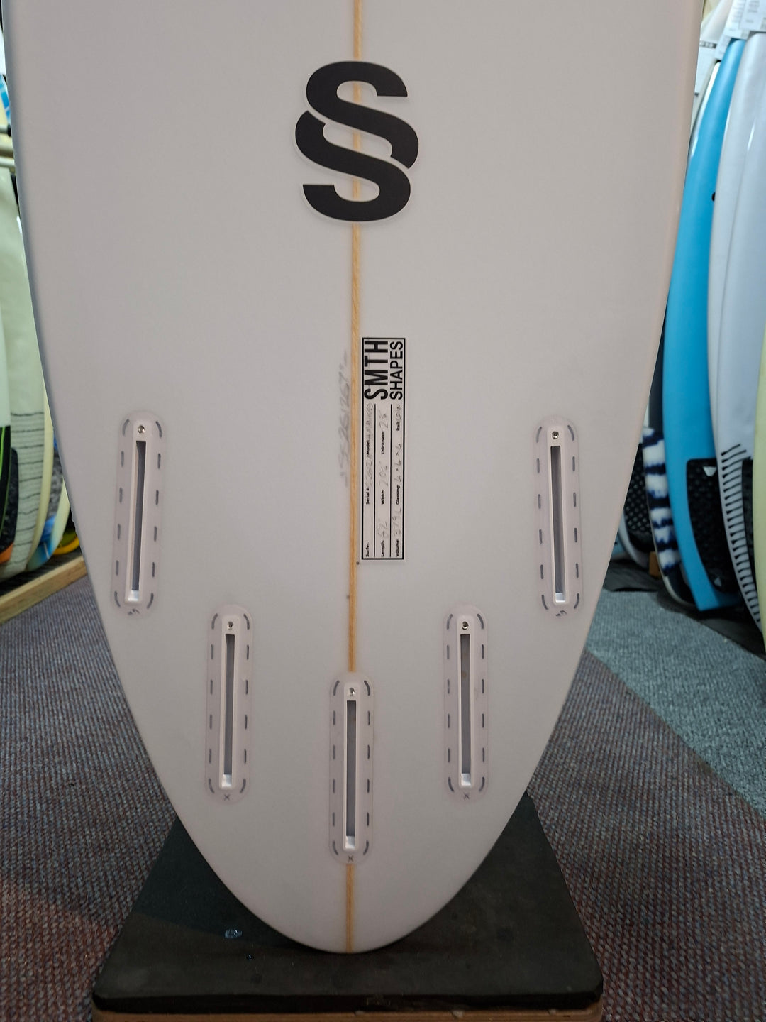 SMTH SHAPES PU HUMANOID 6'2 x 20 1/4" x 2 11/16" = 37.9L