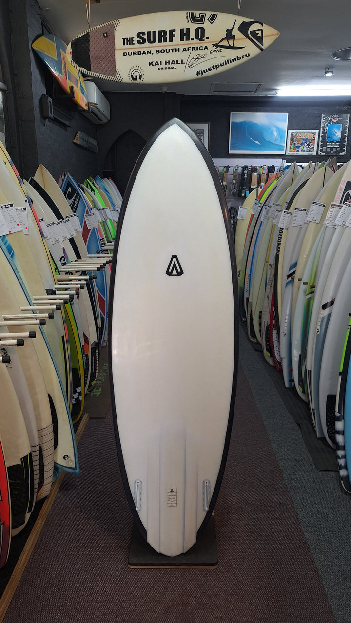ANALOGY EPOXY CHANNEL BOTTOM 5'10 X 20 1/4" X 2 3/8" = 36.1L