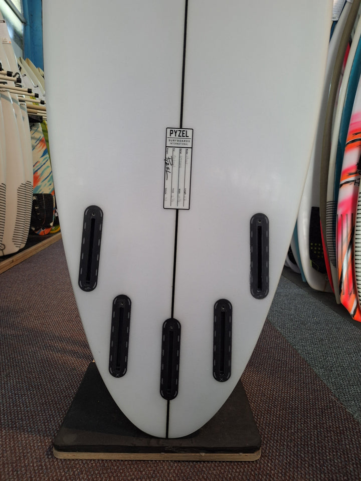 PYZEL PU GHOST 6'2 x 19 5/8" x 2 5/8" = 33L