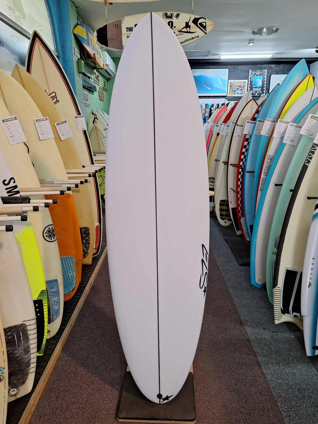 ELS PU GLADIATOR 5'10 X 19.66" X 2.52" = 31.79L