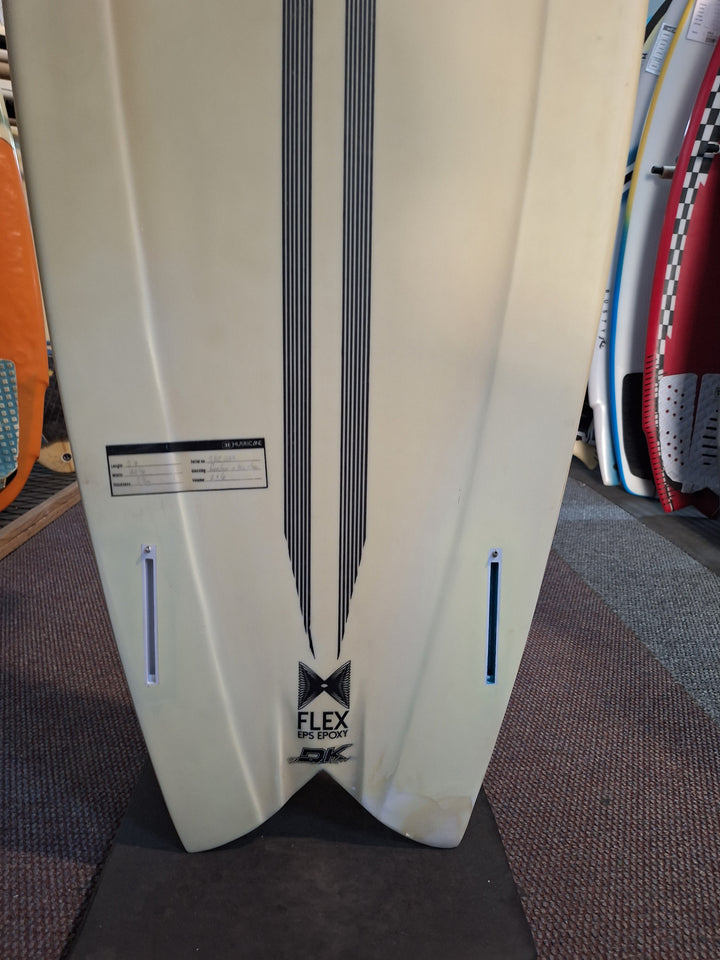 HURRICANE EPOXY VAMPIRES TWIN 5'4 X 20 3/8' X 2 3/16' = 27L