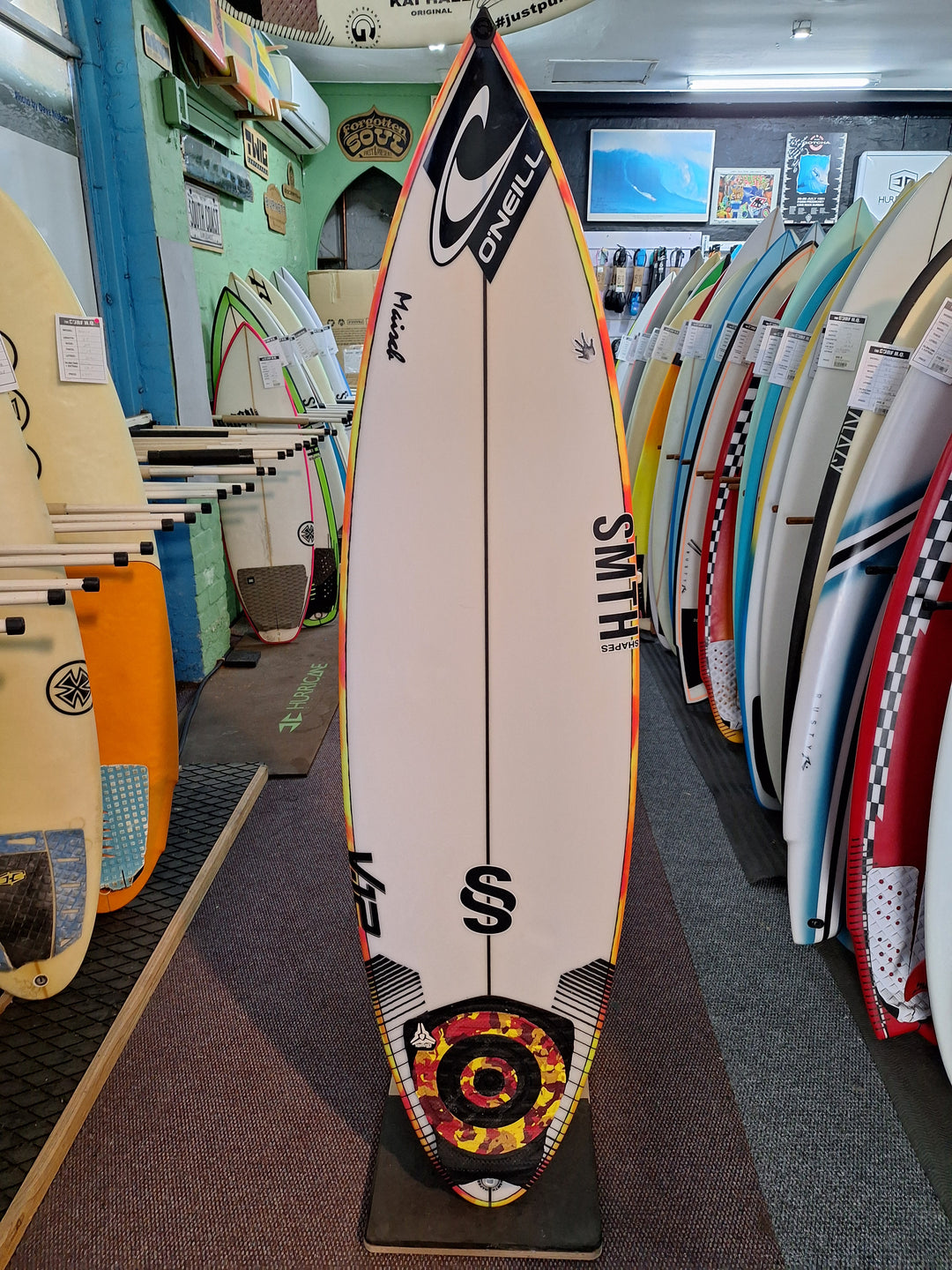 SMTH SHAPES PU V12 5'9 X 18 3/8" X 2 1/4" = 25.5L