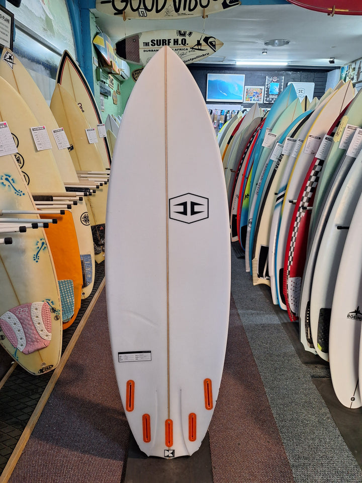 HURRICANE PU DARK KNIGHT 5'8 X 19 1/2' X 2 3/8' = 27L