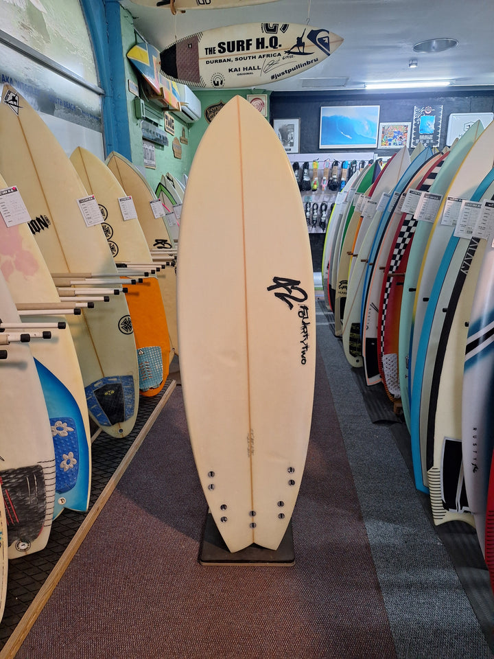 FOURTY TWO PU 5'8 X 20" X 2 3/8" = 30L