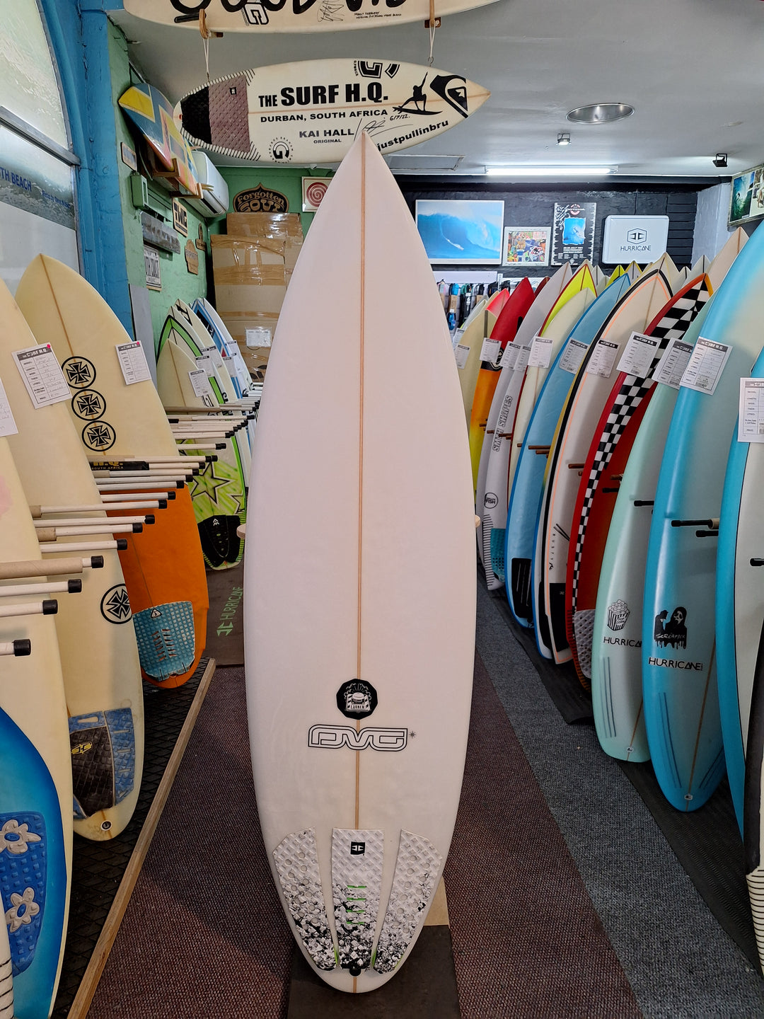 DVG PU LAUNCH 5'11 X 19 7/8" X 2 9/16" = 31.4L