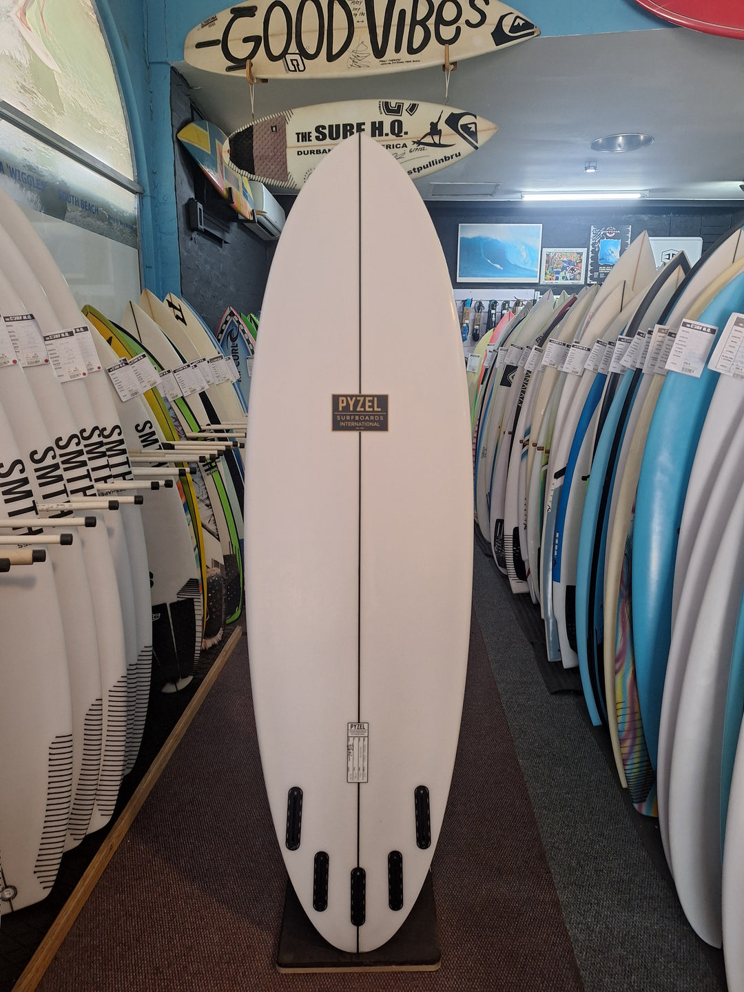 PYZEL PU SCORE LORD 6'2 X 20" X 2 11/16" = 35.70L