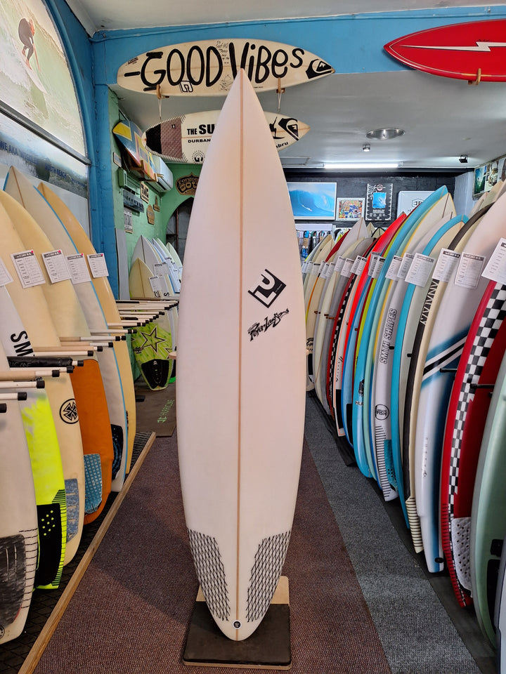 PETER LAWSON PU BOEING 6'6 X 19" X 2 1/2" = 30.90L