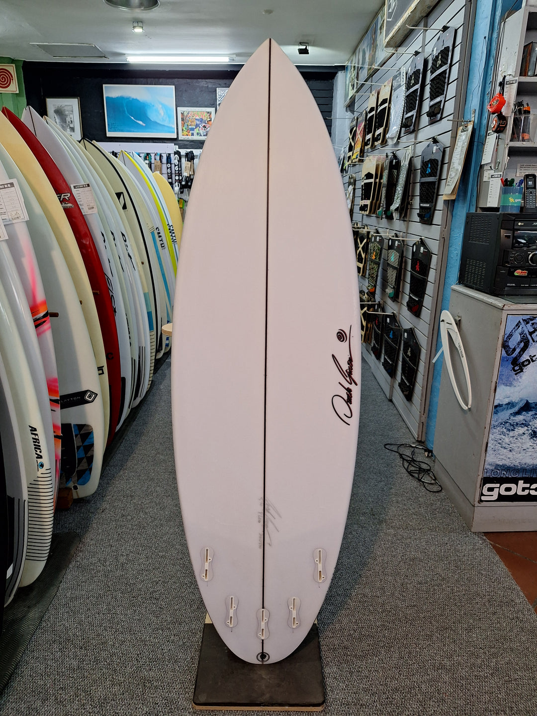 DGS PU V8 5'10 X 20 1/4" X 2 1/2" = 32L