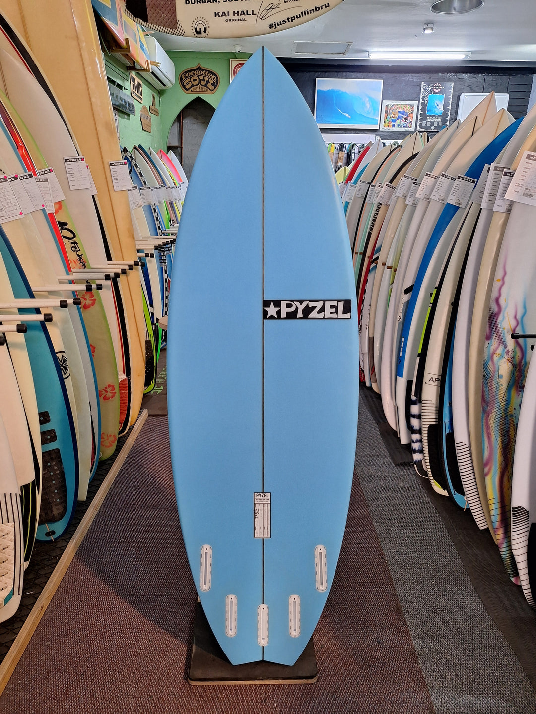 PYZEL PU PYZALIEN 2 5'7 X 19 1/2" X 2 1/2" = 29.40L