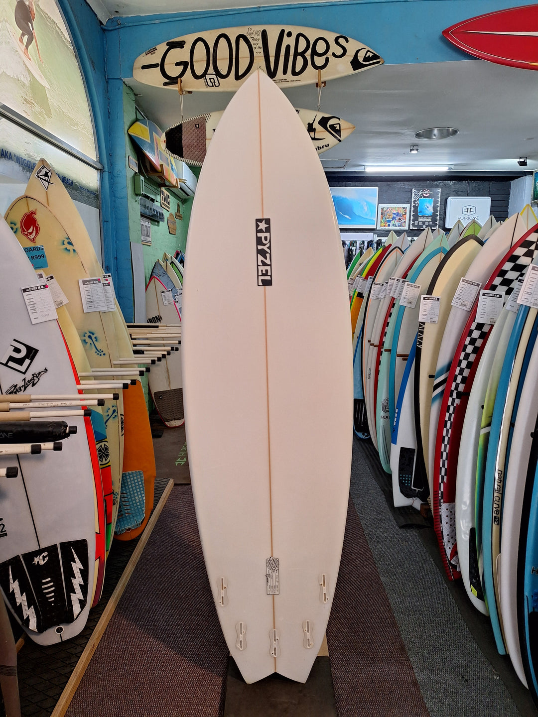 PYZEL PU ASTRO POP 7'0 X 22 3/4" X 3 1/4" = 57.50L