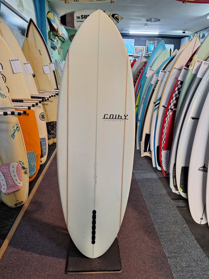 COLBY PU KRYPTO SINGLE 5'7 X 20" X 2 3/8" = 28.2L