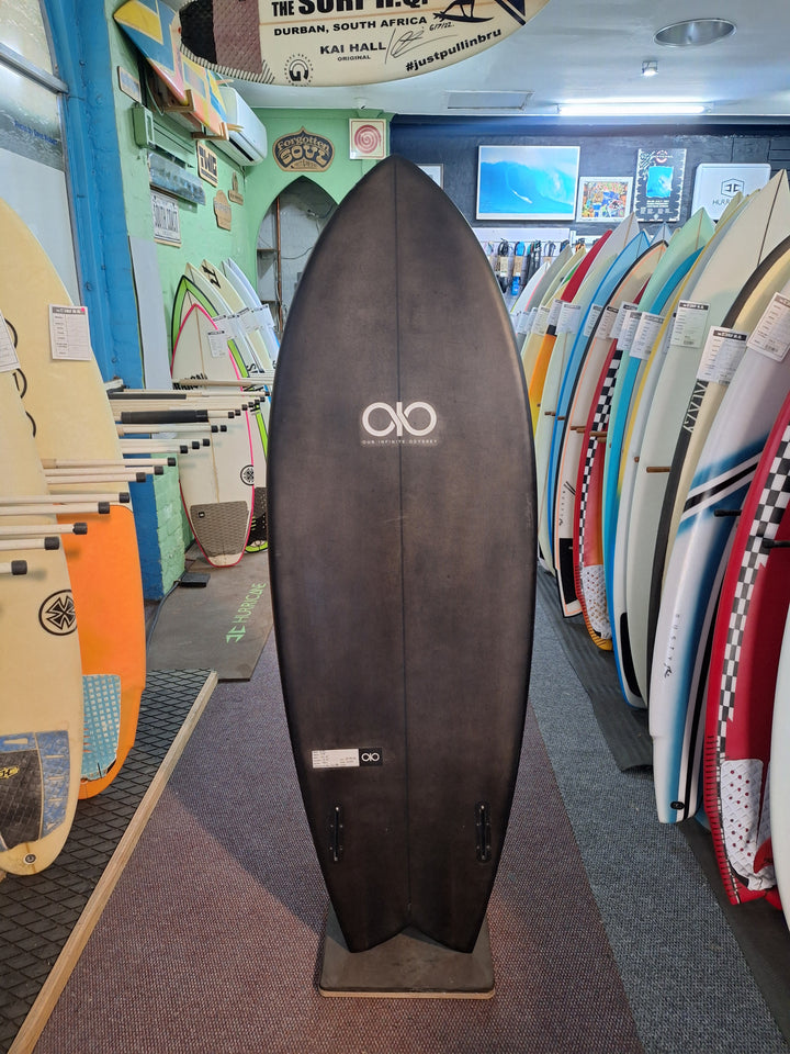 OIO EPS CARBON FISH 5'8 X 22.05' X 2 3/4" = 43L