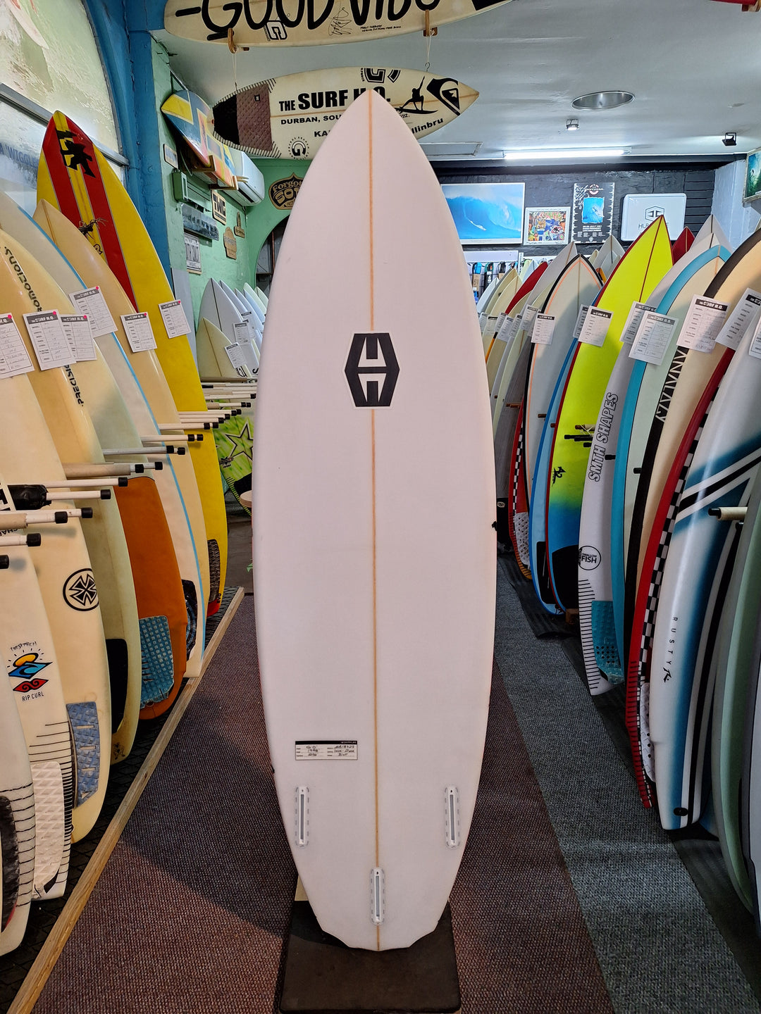 HURRICANE PU DARK NIGHT 6'0 x 19 3/8 x 2 1/2 = 31L