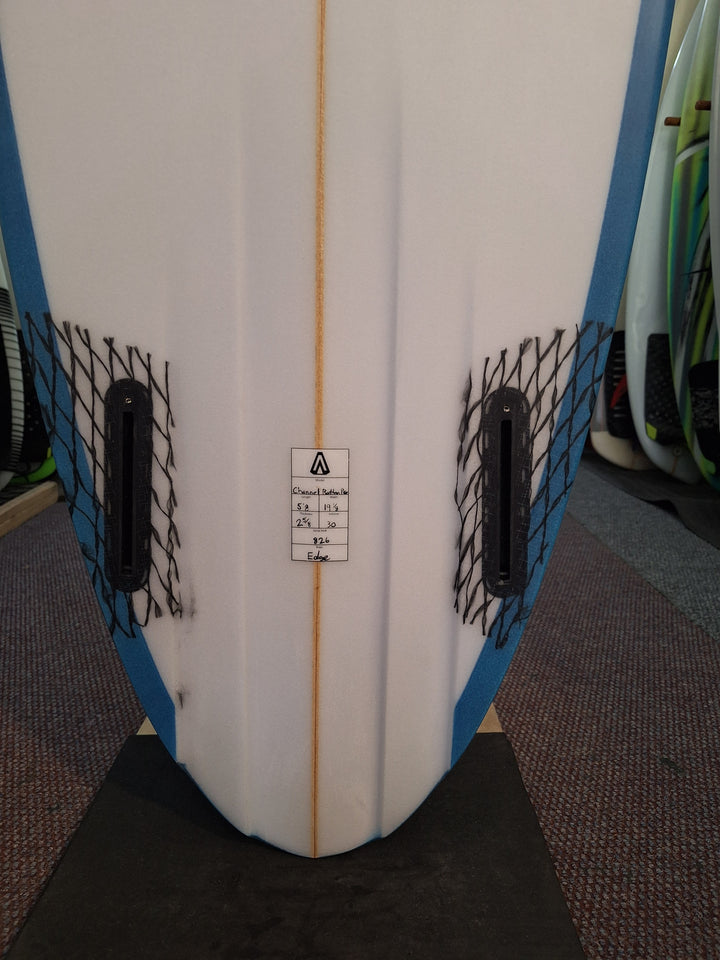 ANALOGY PU CHANNEL BOTTOM 5'8 x 19 1/8" x 2 5/8" = 30L