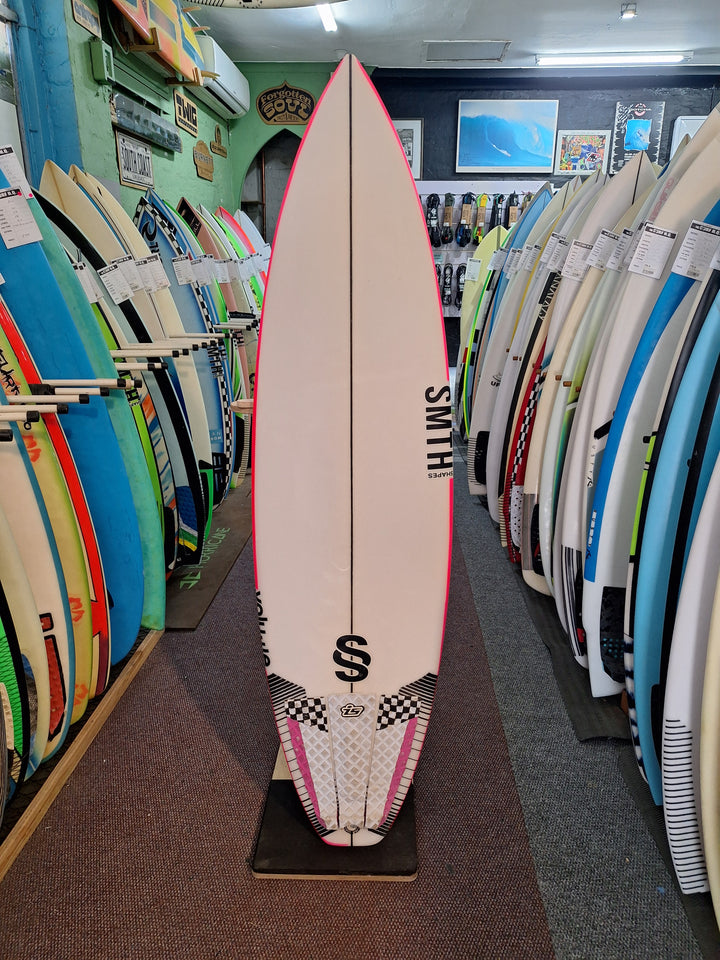 SMITH SHAPES PU VOLUME 5'7 1/2" X 18 3/16" X 2 3/8" = 24L