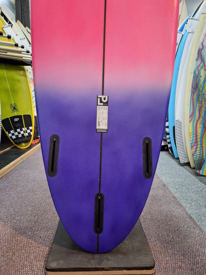 PETER LAWSON PU WEEKEND WARRIOR 6'10 x 21" x 2 3/4" = 43.8L