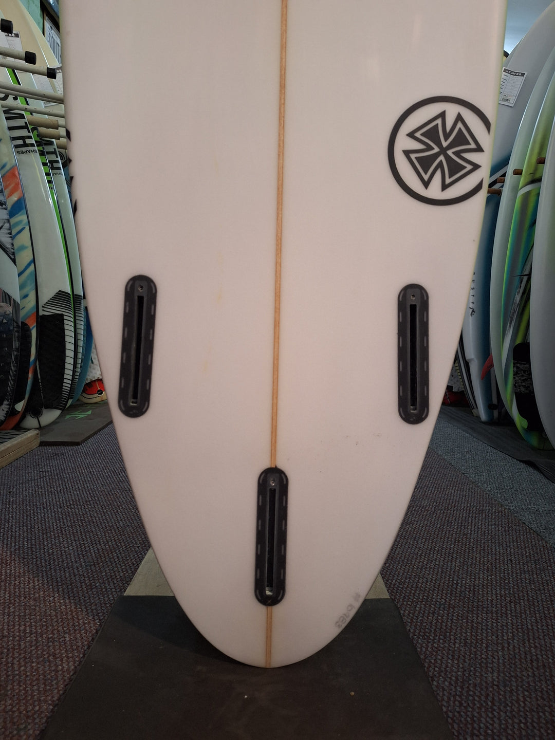 BARON PU LIP HUNTER 6'2 X 19 1/8" X 2 1/2' = 31.3L