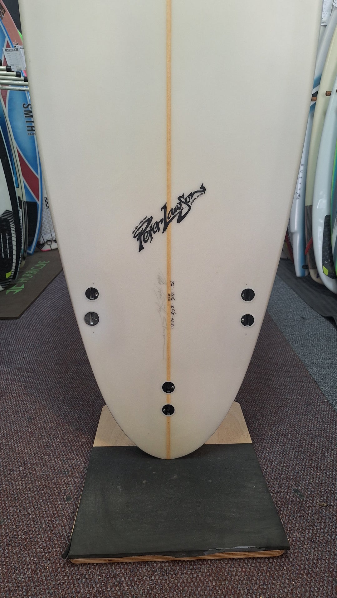 PETER LAWSON PU UFO 7'4 x 21 1/4" x 2 5/8" = 45.3L