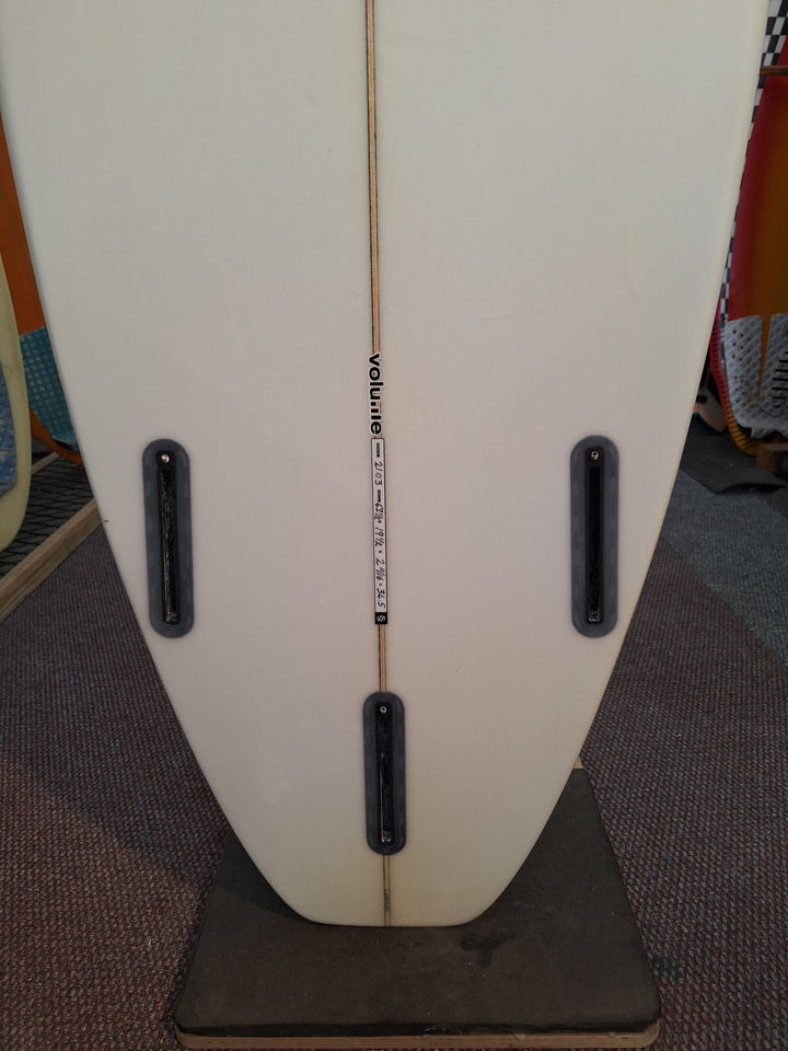SMTH SHAPES PU VOLUME 6'2 1/2" X 19 1/2' X 2 11/16" = 34.5L