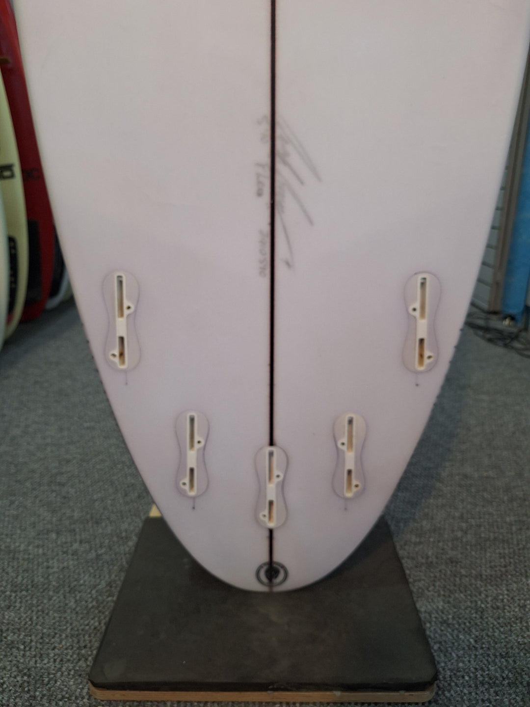 DGS PU V8 5'10 X 20 1/4" X 2 1/2" = 32L