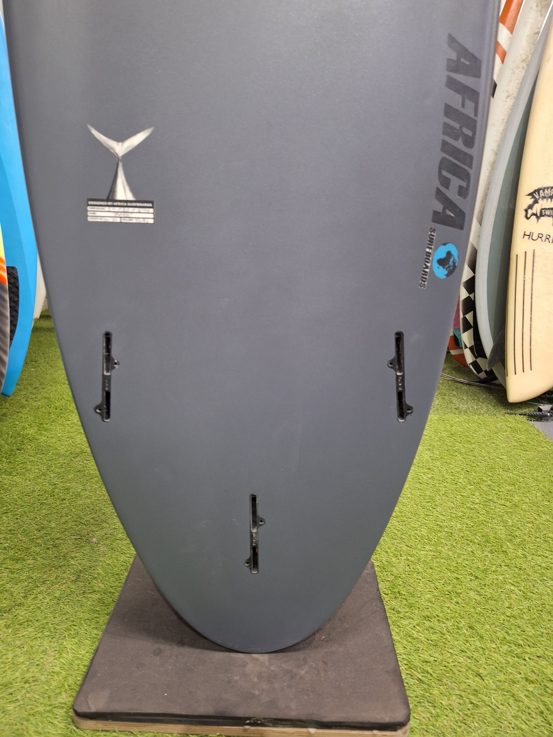 AFRICA SURF EPOXY THE TUNA 5'11 X 20" X 2 11/16" = 33.9L