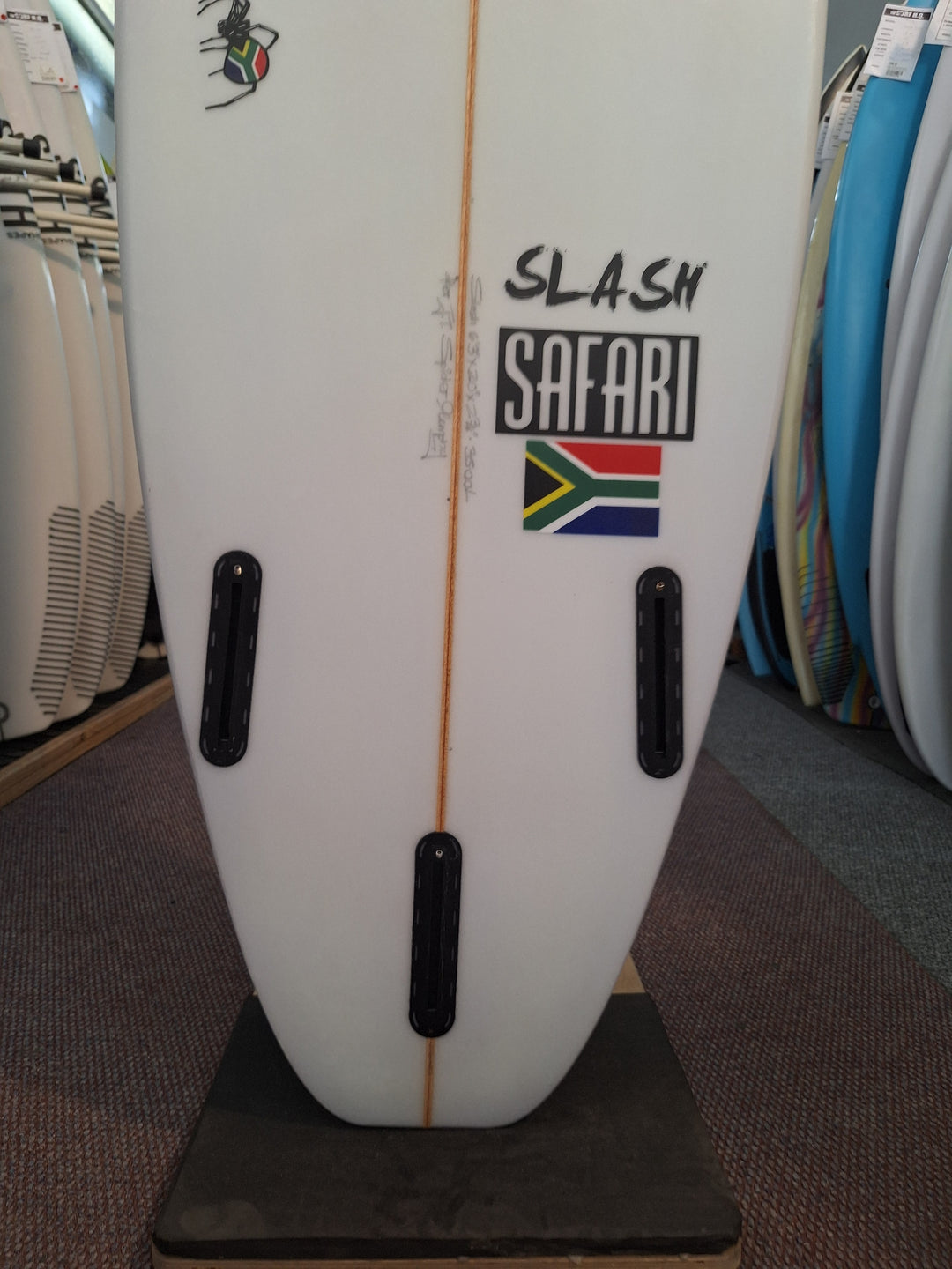 SPIDER PU SLASH 6'3 X 20" X 2 3/16" = 35L