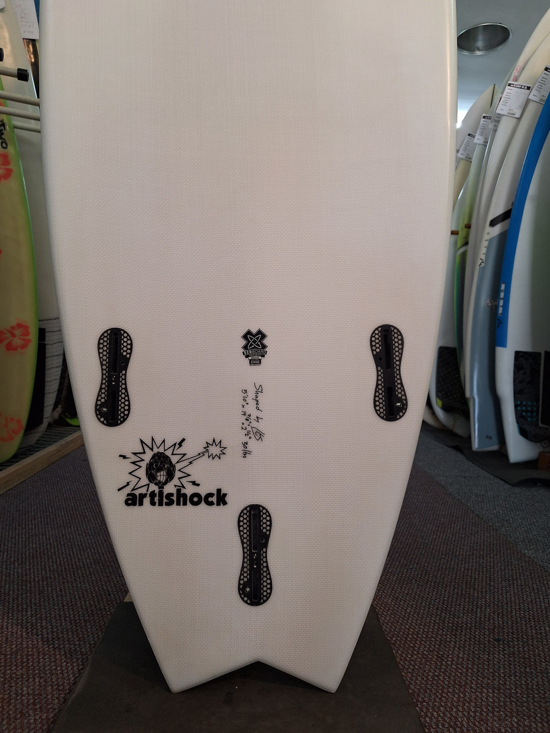 SINCLY EPOXY ARTISHOCK 5'10 X 19 7/8" X 2 1/2" = 30L