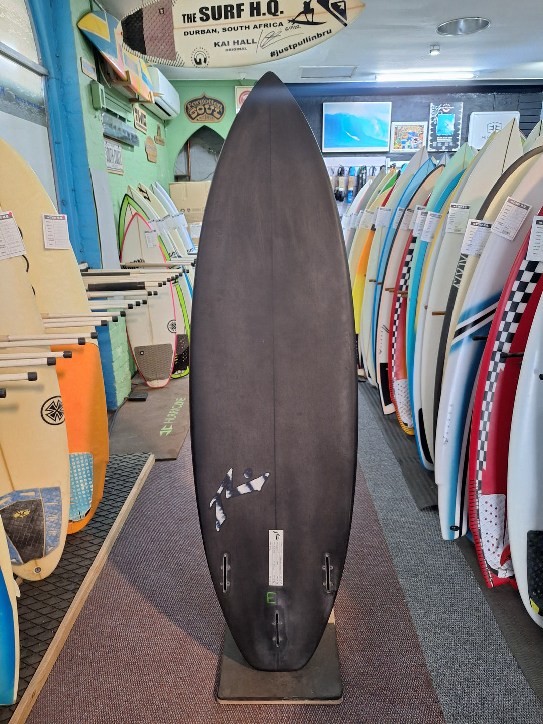 RUSTY EPOXY WHAT 5'11 X 19 3/8" X 2 11/16" = 33L