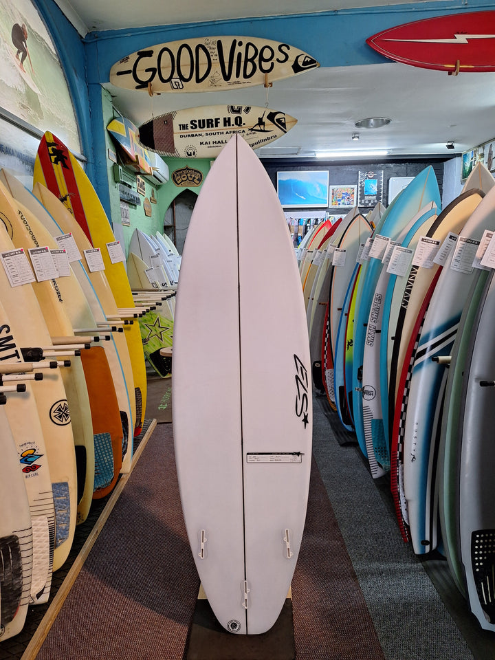 ELS PU WHITE LIGHTNING 6'0 x 19.57" x 2.61" = 31.67L