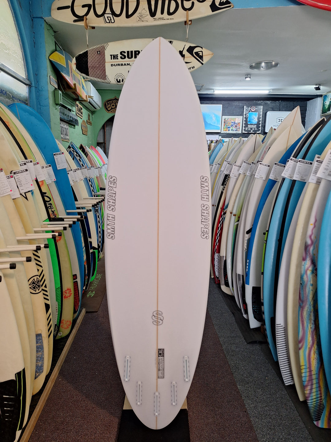 SMITH SHAPER CRACKER MID-LENGTH 6'10 X 21 1/2" X 2 3/4" = 46.2l