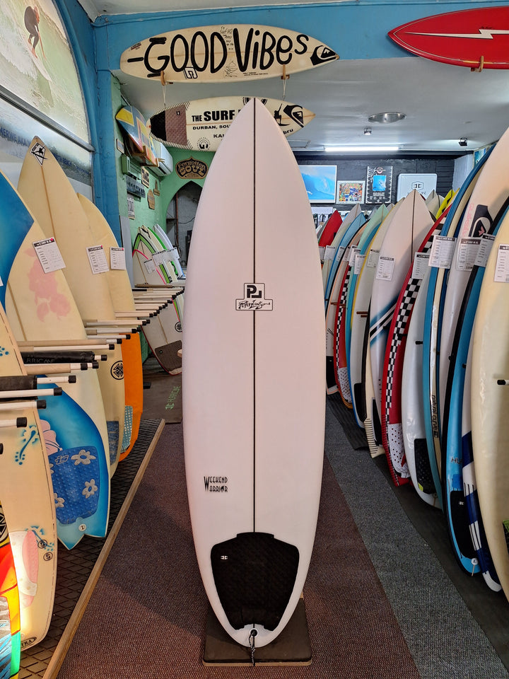 PETER LAWSON PU WEEKEND WARRIOR 6'2 X 20 1/2" X 2 5/8" = 34L