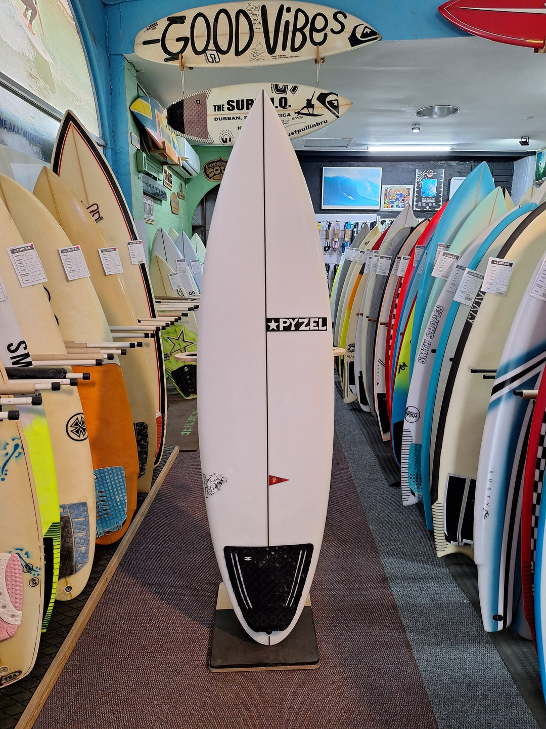 PYZEL PU POWER TIGER 6'2 X 19 1/2" X 2 5/8" = 33L