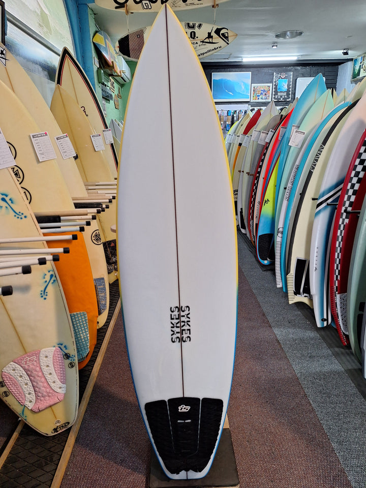 SYKES SHAPES PU SHORTBOARD 5'11 X 18.8" X 2.50" = 28.5L