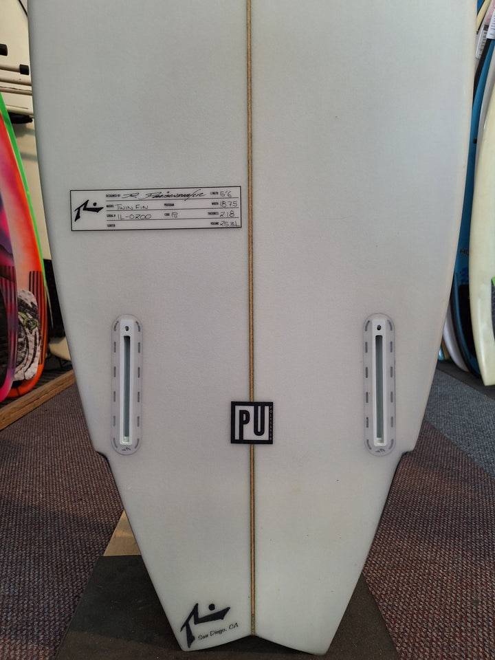 RUSTY PU TWIN FIN 5'6 X 18" X 2.18" = 25.3L