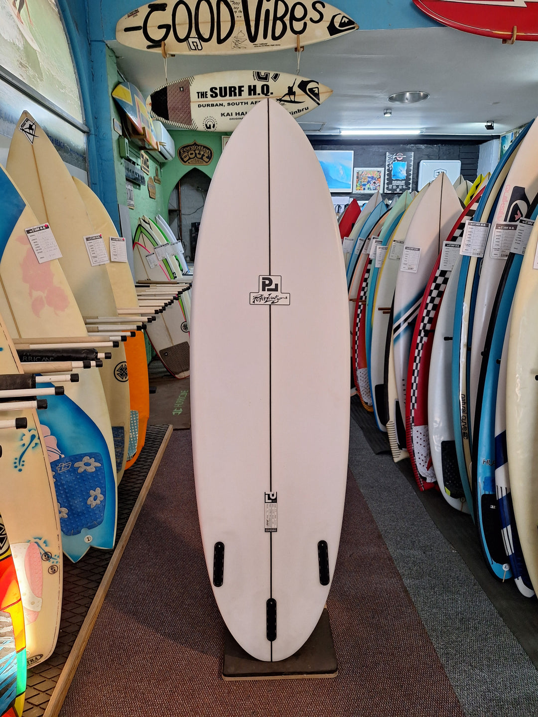 PETER LAWSON PU WEEKEND WARRIOR 6'2 X 20 1/2" X 2 5/8" = 34L