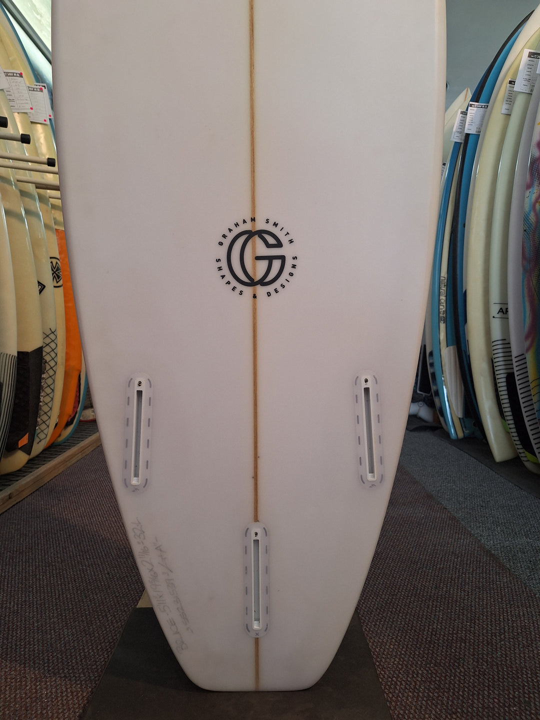 G-FORCE PU HOLY MOLY 5'11 X 19 5/16" X 2 11/16" = 32L