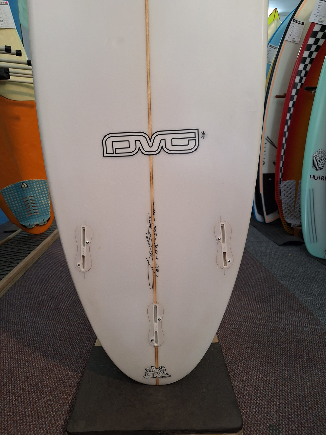 DVG PU LAUNCH 5'11 X 19 7/8" X 2 9/16" = 31.4L