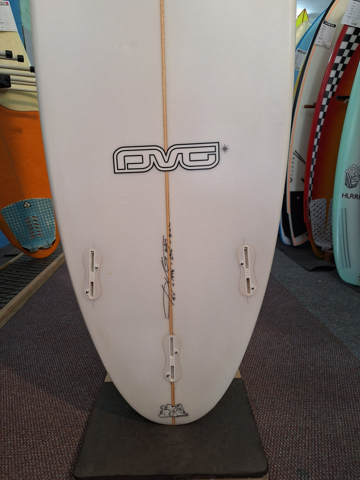 DVG PU LAUNCH 5'11 X 19 7/8" X 2 9/16" = 31.4L