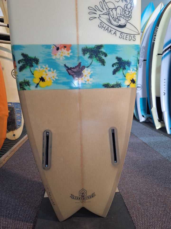 SHAKA SLEDS PU TWINNIE 5'6 X 19" X 2 9/16" = 30.1L