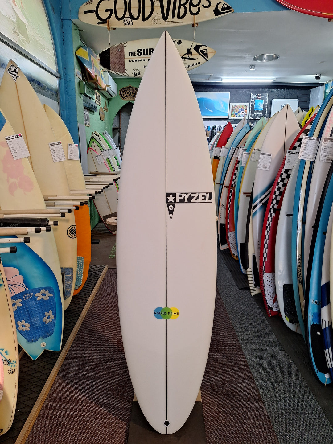 PZYEL PU RADIUS PRIME 6'0 X 19" X 2 7/16" = 28.30L